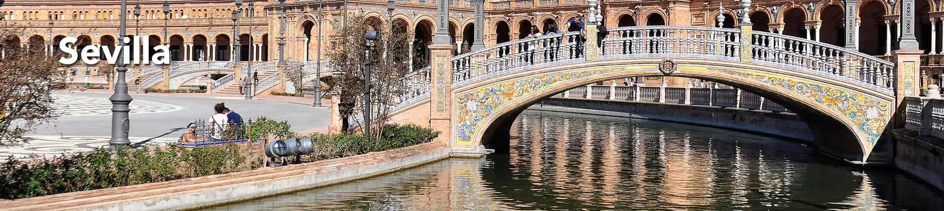 Viaja a Sevilla en autobús, Plaza de España